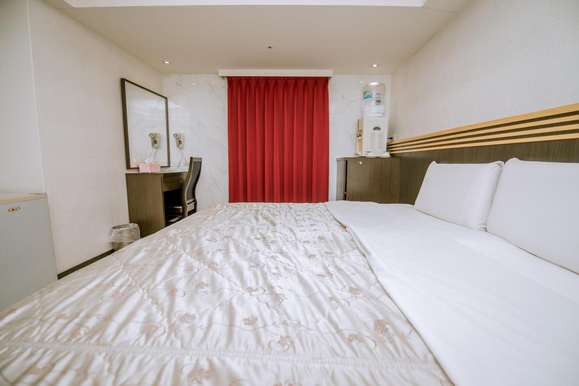 Guide Hotel Taoyuan Fuxing Pokoj fotografie